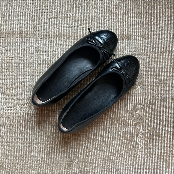 Chanel Vintage black ballet flats - Picture 1 of 7
